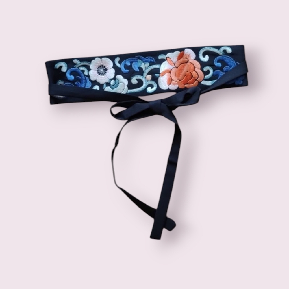 EMBROIDERED BELT CLOTH